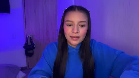 kimmi online show from August 13, 9:07 pm