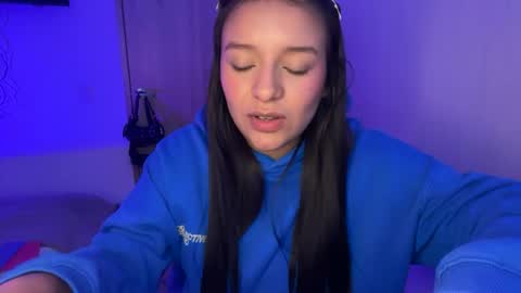 kimmi online show from August 13, 11:19 pm