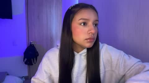kimmi online show from August 16, 1:26 pm