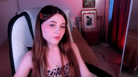  Your Kimmie  follow me  online show from August 4, 3:20 pm
