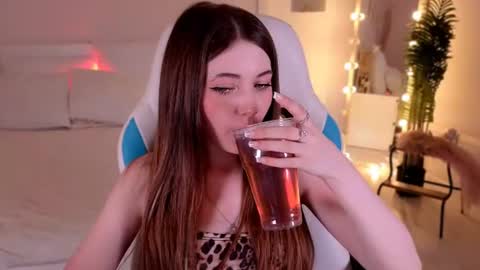  Your Kimmie  follow me  online show from August 7, 4:51 pm