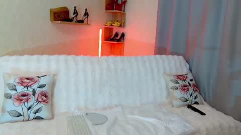 Kim online show from August 4, 9:12 pm