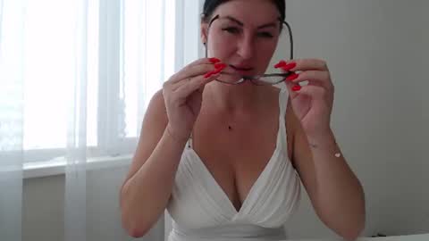 Kimmi online show from August 10, 5:09 am