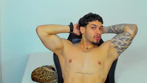 king_of_kings__ online show from February 19, 9:23 pm