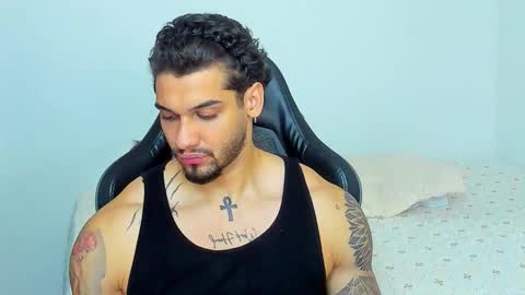 king_of_kings__ online show from February 25, 10:30 pm