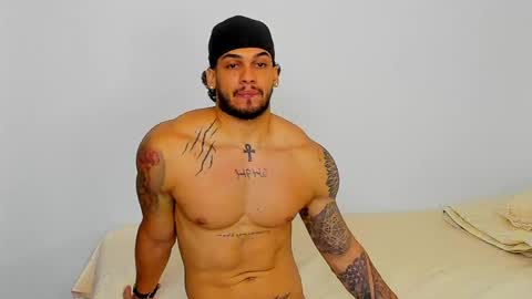 king_of_kings__ online show from April 25, 7:42 pm