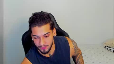 king_of_kings__ online show from August 17, 11:32 pm