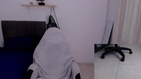 king_warlord online show from August 14, 5:05 pm