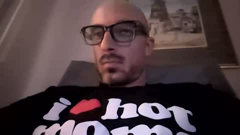 kingdaddysayless online show from August 10, 6:09 pm