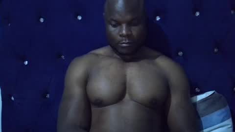 kingnovaa23 online show from July 31, 8:47 pm