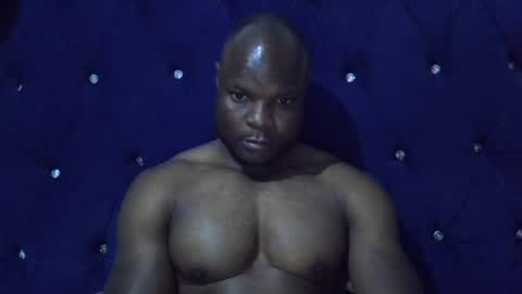 kingnovaa23 online show from August 1, 1:28 pm