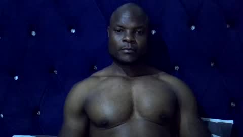kingnovaa23 online show from August 1, 11:22 pm