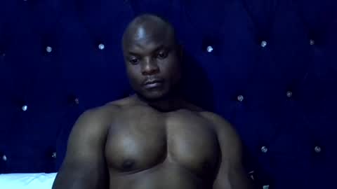 kingnovaa23 online show from August 6, 8:30 pm