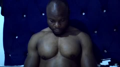 kingnovaa23 online show from August 13, 11:35 am