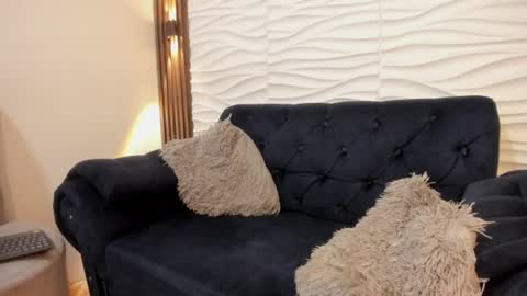 elik online show from August 7, 11:38 pm