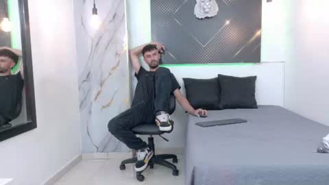 KING  online show from August 10, 5:20 am