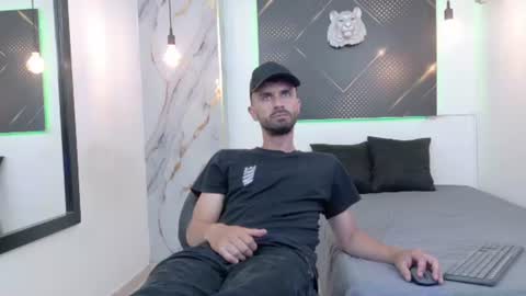 KING  online show from August 10, 6:26 am