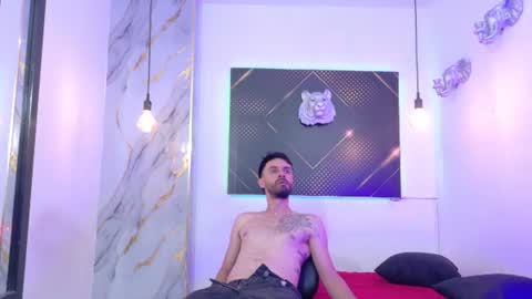 KING  online show from August 13, 8:50 am