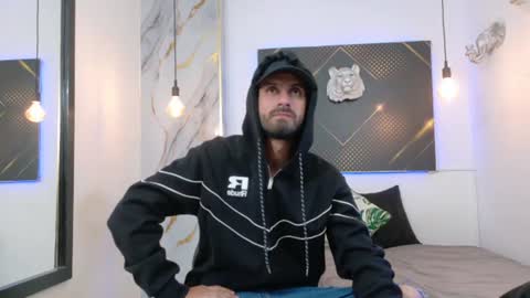 KING  online show from August 14, 3:10 am