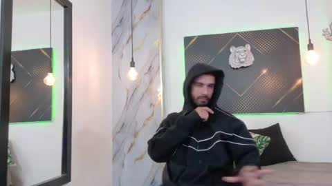 KING  online show from August 14, 5:22 am