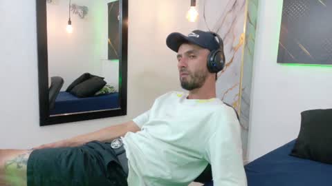 KING  online show from August 15, 3:10 am