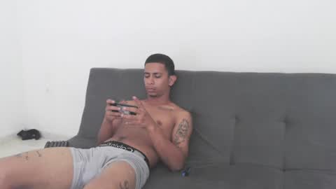 DOMINANT ALPHA KINGS online show from August 11, 10:23 pm