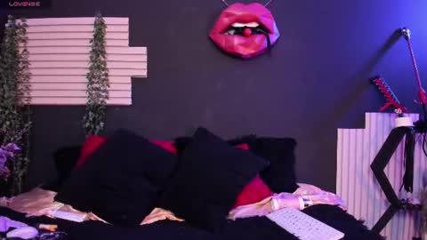 kinkyy_mom online show from August 11, 7:27 pm
