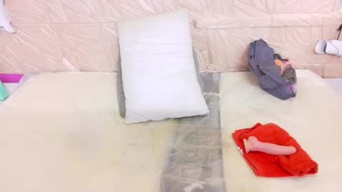 kinkyy_redhead online show from August 12, 12:18 pm