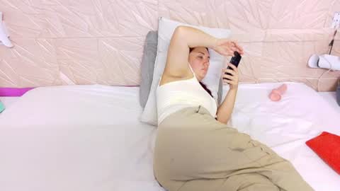 kinkyy_redhead online show from August 12, 3:58 pm