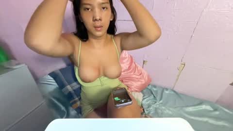 kinnalicous online show from August 22, 3:18 pm