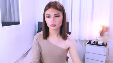 kiora_greyson online show from August 6, 7:35 pm