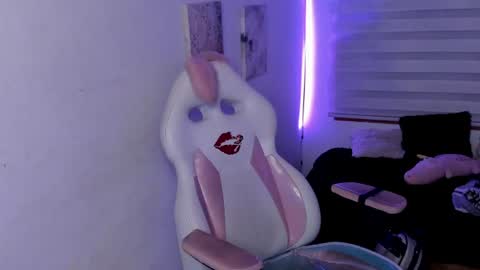 kir_ely online show from August 12, 1:52 am