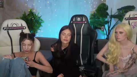Sweet girls online show from August 13, 3:48 pm