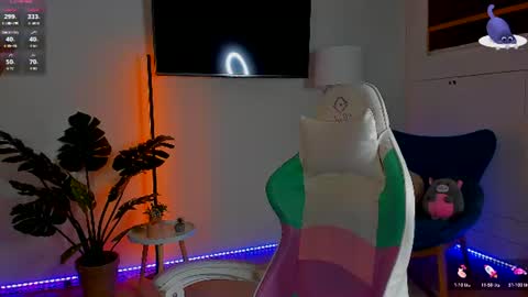 Kira Moonnn online show from August 9, 12:39 pm