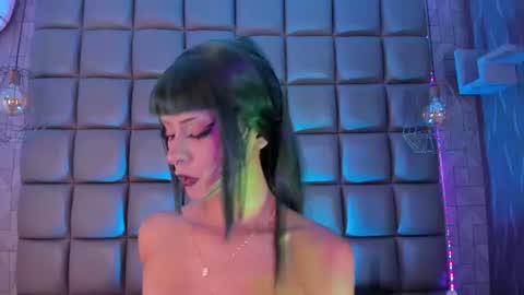 Kira  online show from August 4, 10:01 am