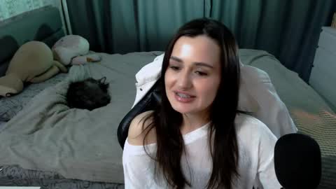 Kira  follow me  online show from April 29, 10:34 pm