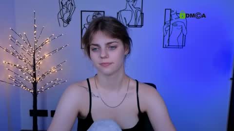 kira online show from August 4, 8:28 pm