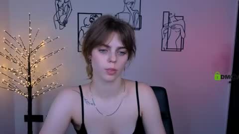 kira online show from August 5, 1:47 am