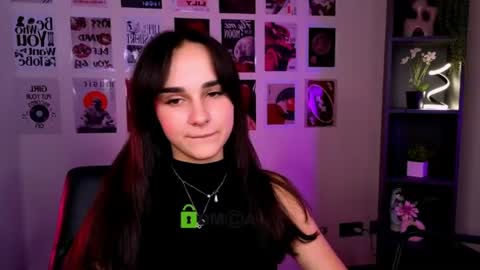 kira online show from August 10, 11:06 pm