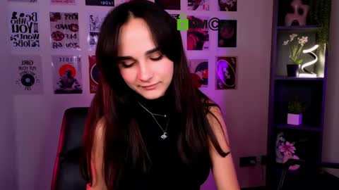 kira online show from August 11, 1:18 am