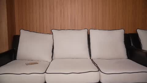 kira bloom online show from July 20, 5:43 am