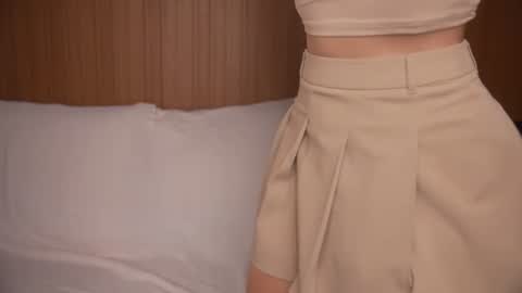 kira bloom online show from August 1, 1:28 pm