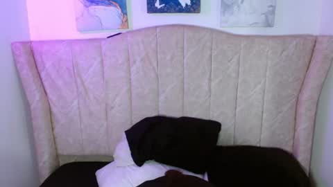 kira  online show from August 13, 3:59 pm