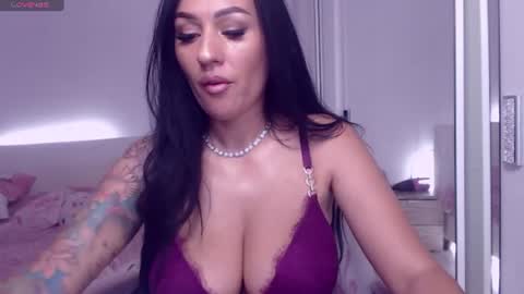 kiramaes online show from July 27, 11:38 am