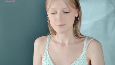Kira online show from August 4, 3:03 am