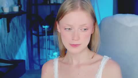 Kira online show from August 7, 9:59 pm