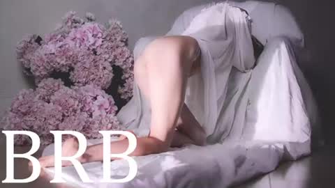 Kira online show from August 15, 11:30 pm