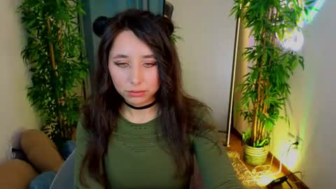 Kira online show from August 5, 3:54 pm