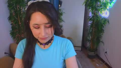 Kira online show from August 6, 3:00 pm