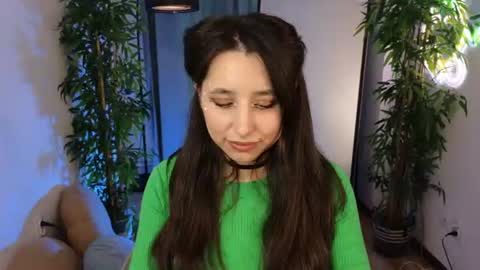 Kira online show from August 12, 3:14 pm